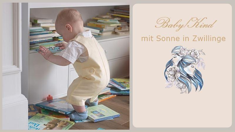 Kleinkind vor Bücherregal Blogbild für Baby in Zwillinge